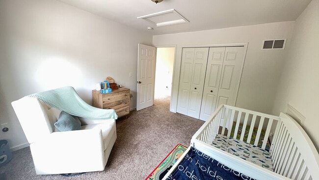 Building Photo - Beautiful 3 Bedroom Townhome in Elizabethtown!