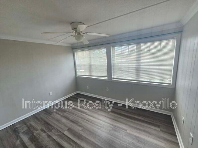 Building Photo - 2749 Sullins St