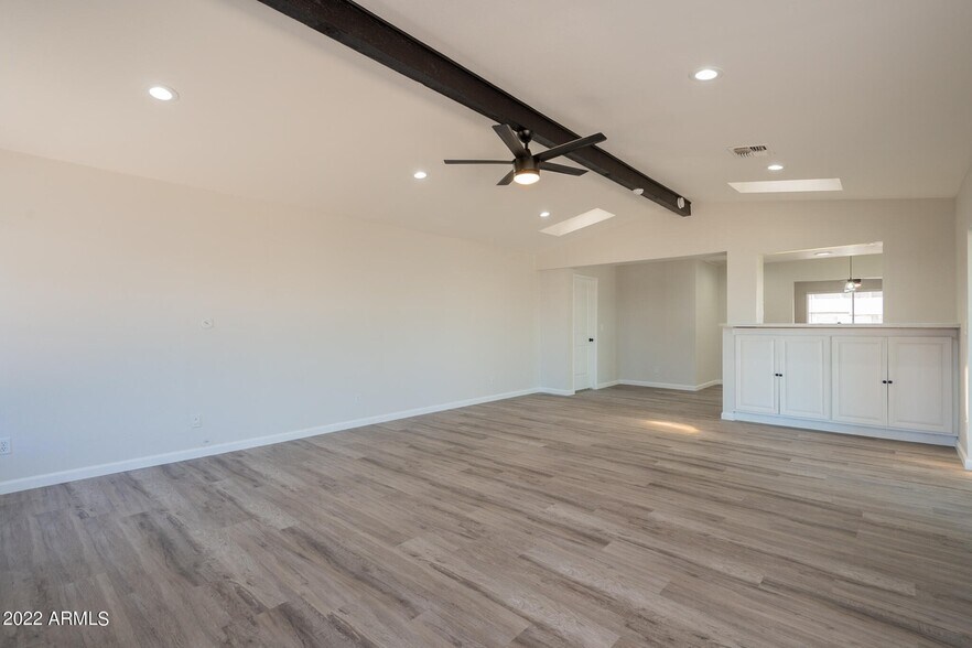 Building Photo - 822 W 18th St