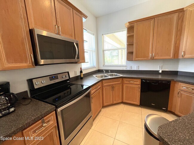 Building Photo - 1896 Windbrook Dr