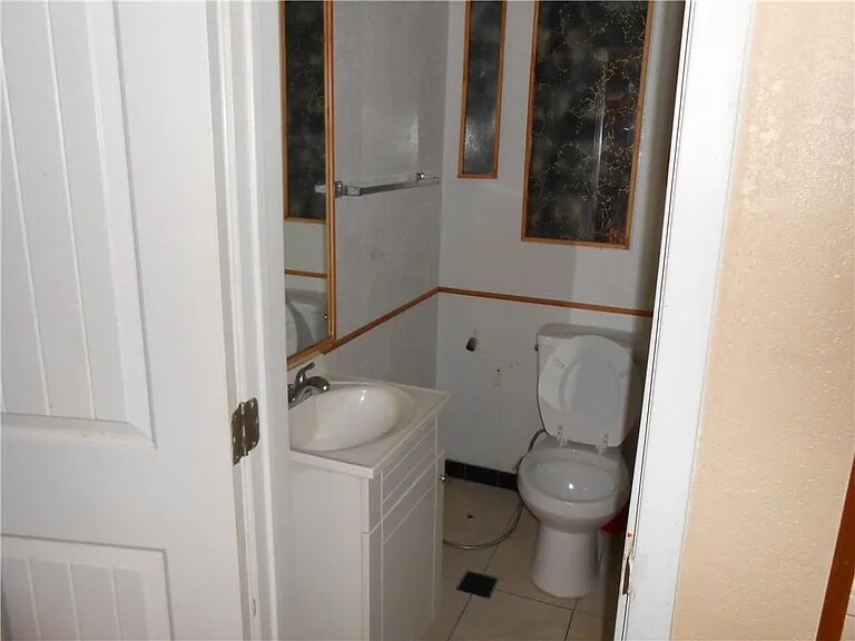 Building Photo - 4932 Longwood Ct