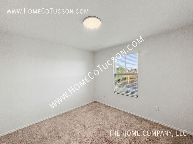 Building Photo - 7108 S Via Gaucho Viejo