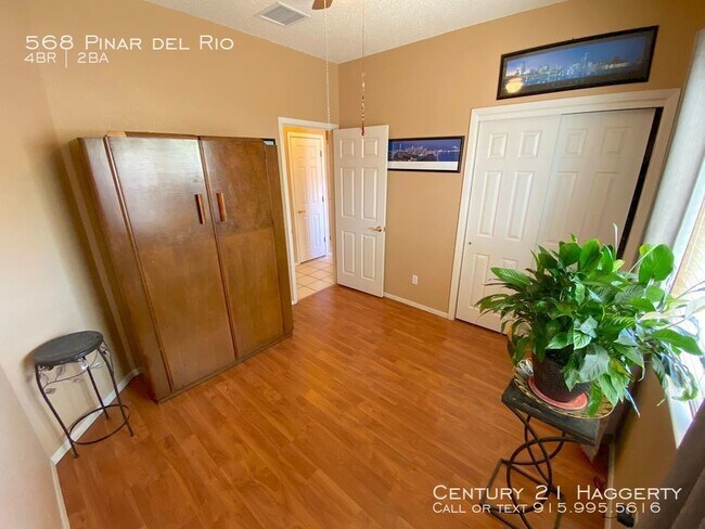 Building Photo - 568 Pinar Del Rio Dr
