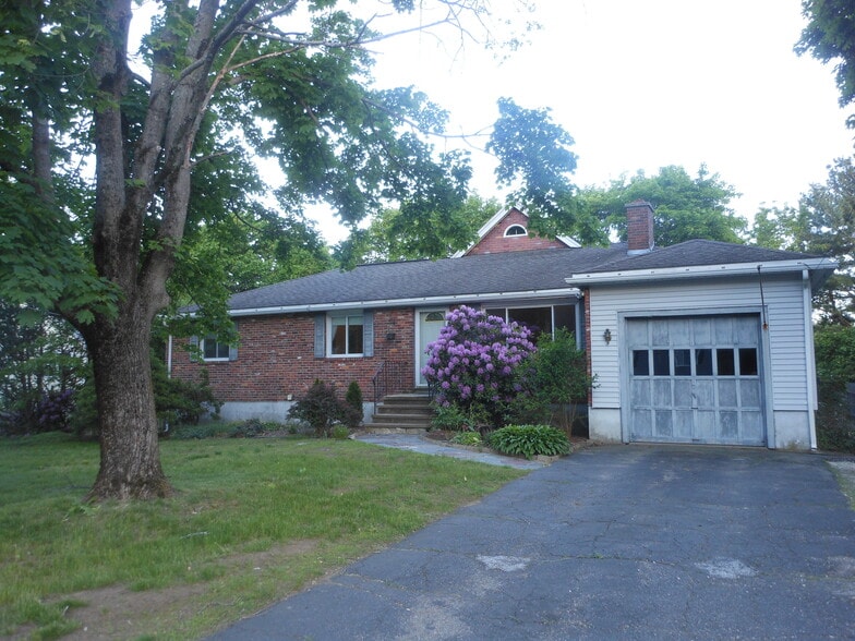 Primary Photo - 14 Lyman Rd