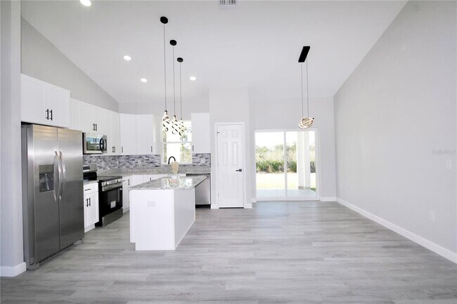 Building Photo - 4625 Cortez Blvd