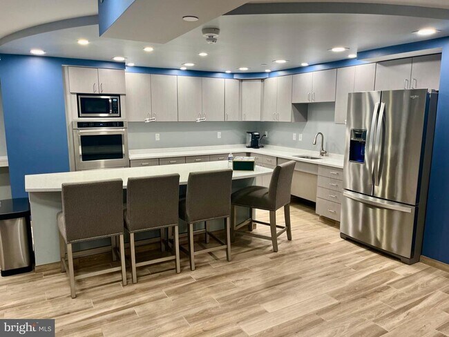 Building Photo - 1808 Old Meadow Rd