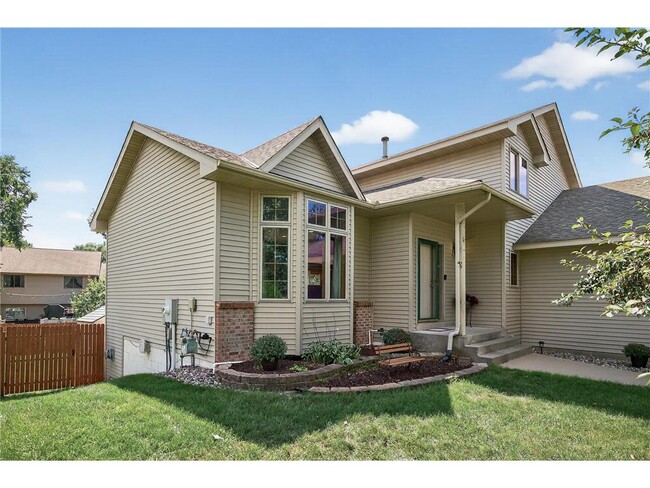 Building Photo - 4133 Sunset Trail N