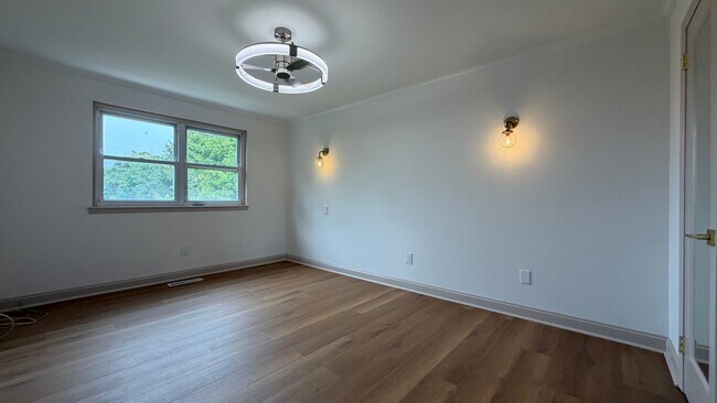 Building Photo - 9168 Ellie Dr