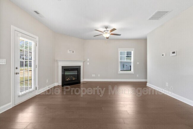 Building Photo - 102 Wicklow Ct