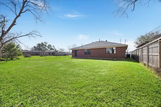 Building Photo - 3513 Barberry Dr