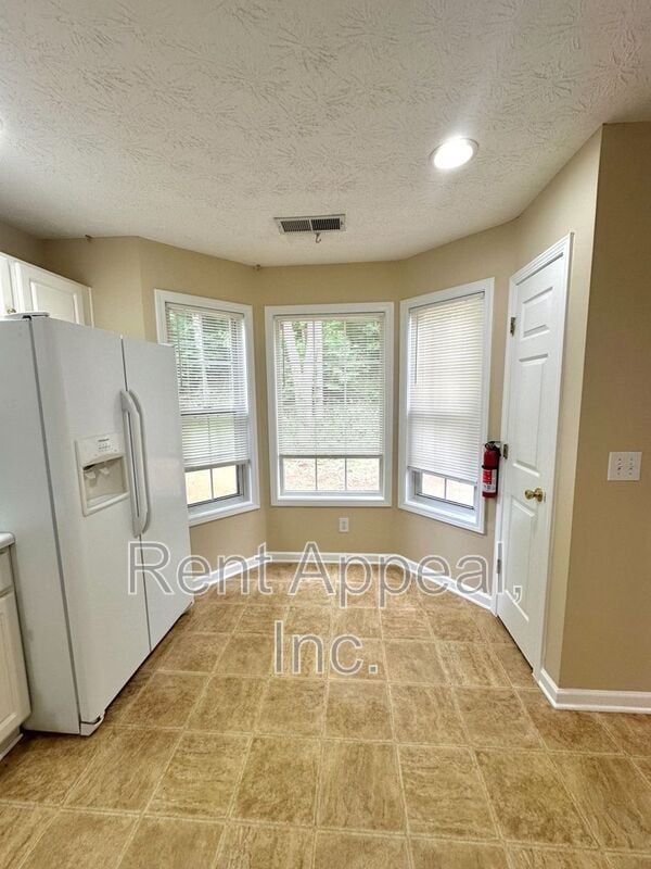 Building Photo - 185 Weatherstone Dr