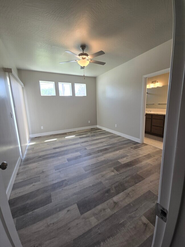 Primary Bedroom - 2981 Lisa Ct