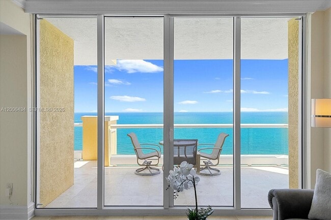 Building Photo - 17875 Collins Ave
