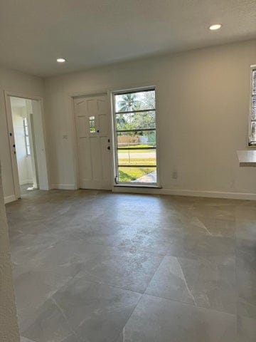 Building Photo - 1611 NE 46th St