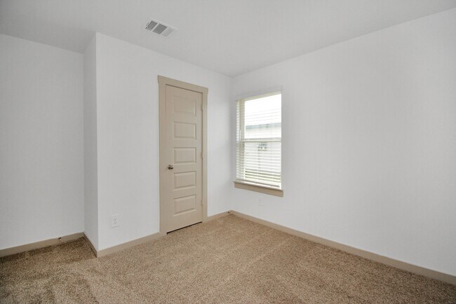 Building Photo - 14515 Rain Tree Dr