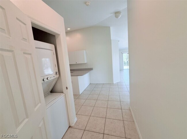 Building Photo - 541 Hancock Bridge Pkwy