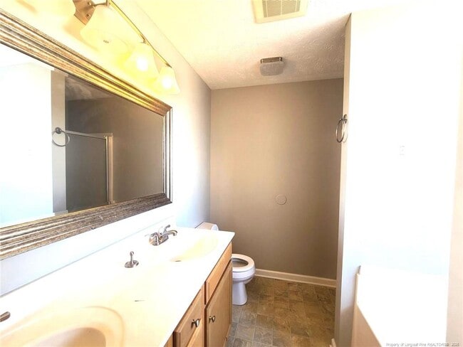 Building Photo - 2252 Cliff Swallow Drive