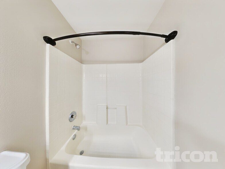 Building Photo - 21 Zorach Pl