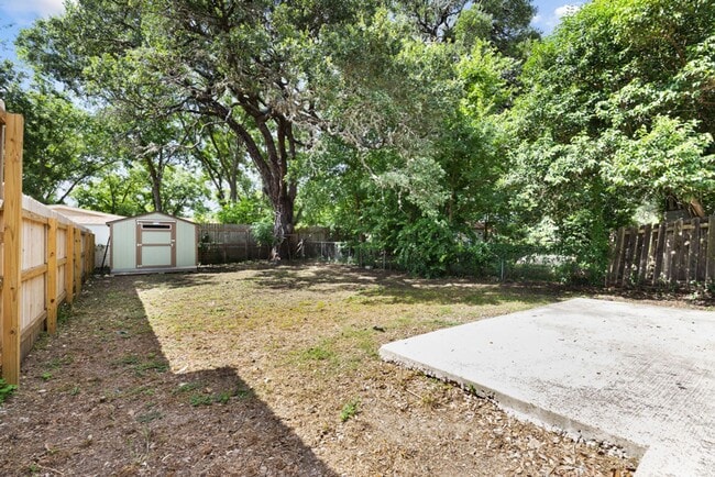 Building Photo - Charming 2-Bedroom Home in Boerne, Texas: ...