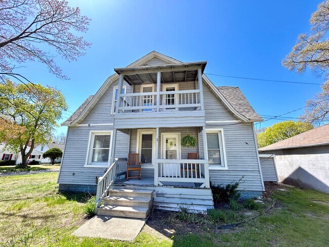 Primary Photo - 2550 Crozier Ave