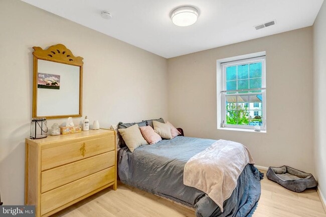 Building Photo - 14831 Basingstoke Loop