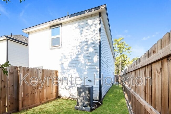 Building Photo - 7934 Way St