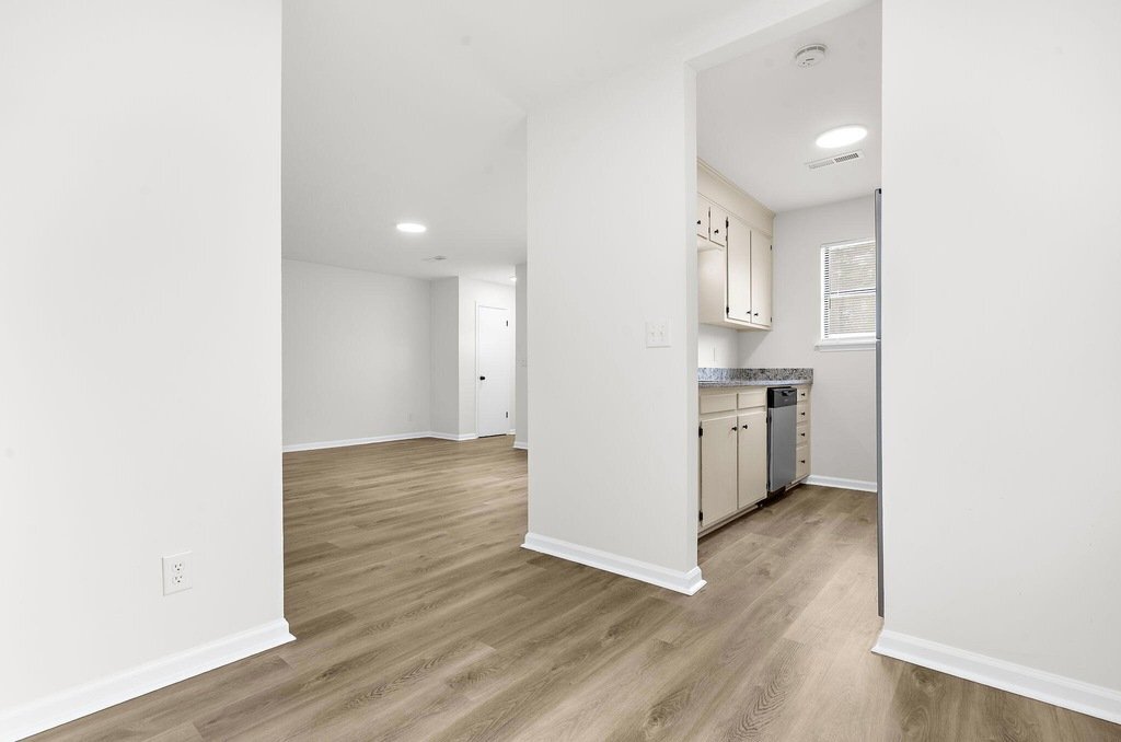 Building Photo - 127 Cedar Grove Dr