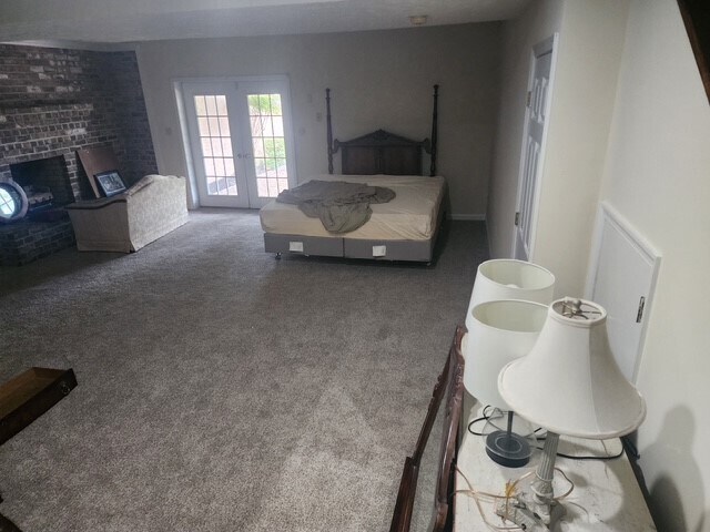 Furniture in space- (stay or go) - 331 Lakeside Dr