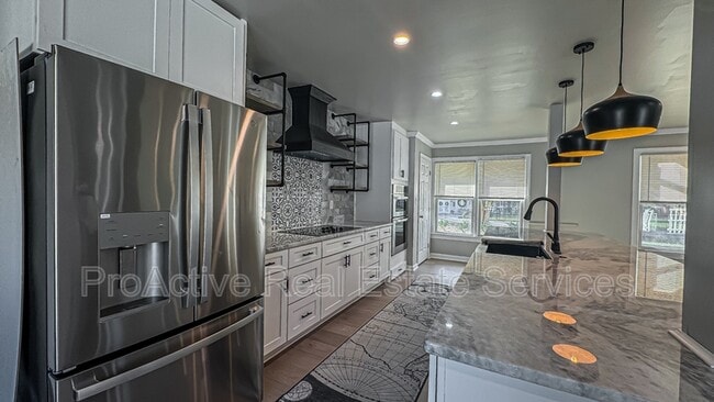 Building Photo - 5100 Shenstone Dr