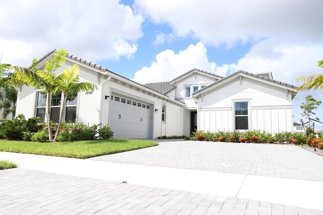 Building Photo - 15192 Wildwood Cir