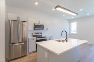 Interior Photo - 1331 Juniper