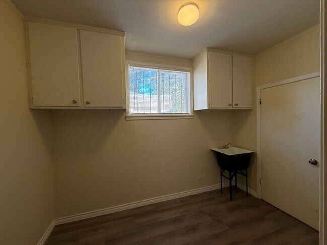 Building Photo - 1717 Clark Blvd