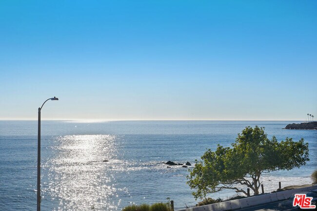 Building Photo - 18000 Coastline Dr