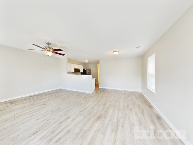 Building Photo - 226 Blazer Dr