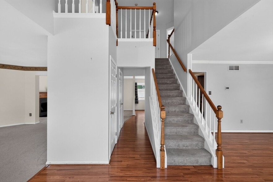 Building Photo - 402 Candlewood Way