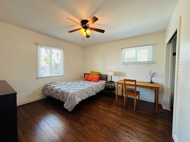Building Photo - 4 BED / 2 BATH NEAR SDSU w/ LARGE BACKYARD...