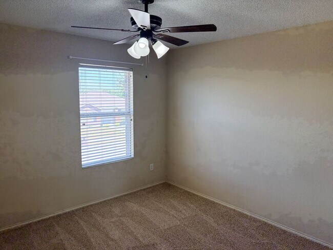 Building Photo - 1525 Melrose Ln