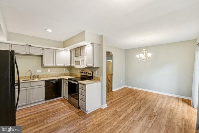 Building Photo - 5494 Prince William Ct