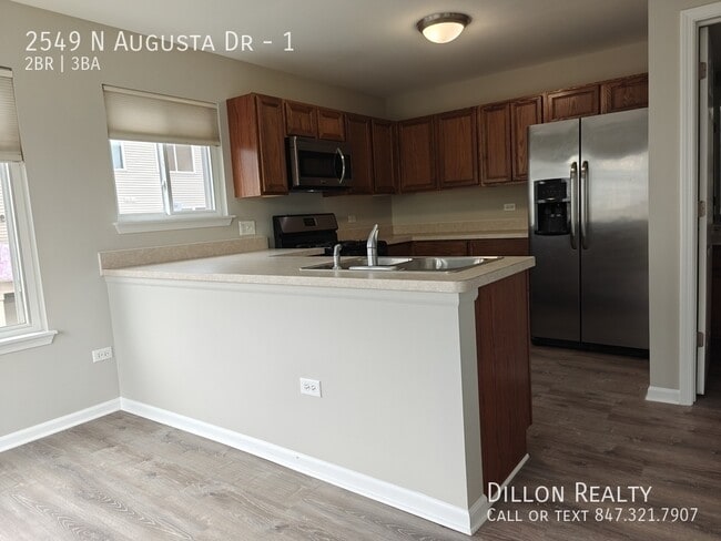 Building Photo - 2549 N Augusta Dr