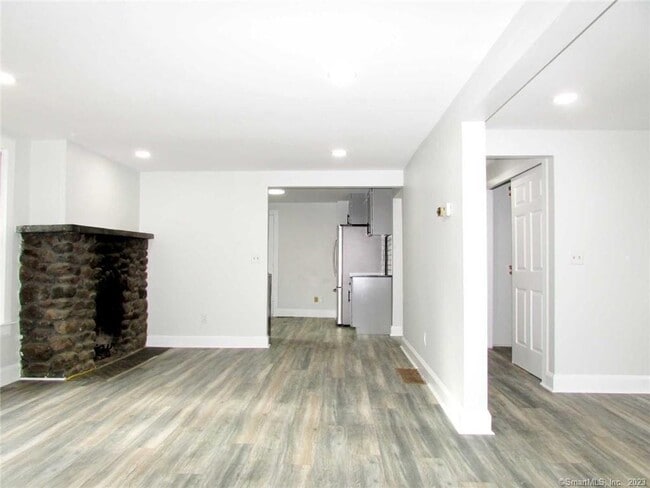 Building Photo - 93 New Harwinton Rd