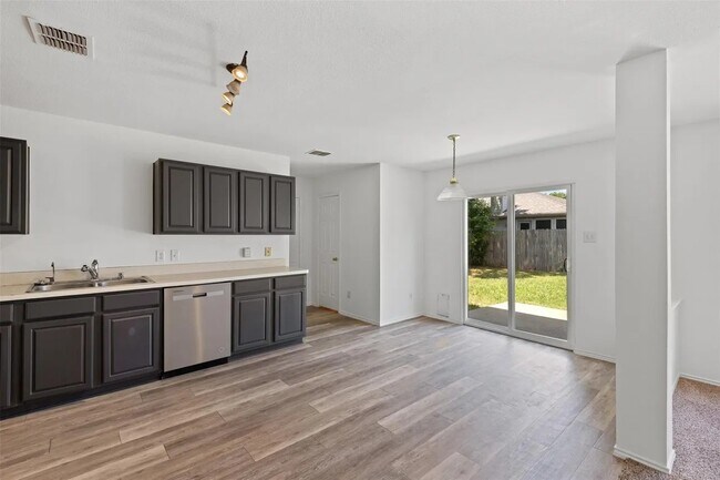 Building Photo - 2241 Southway