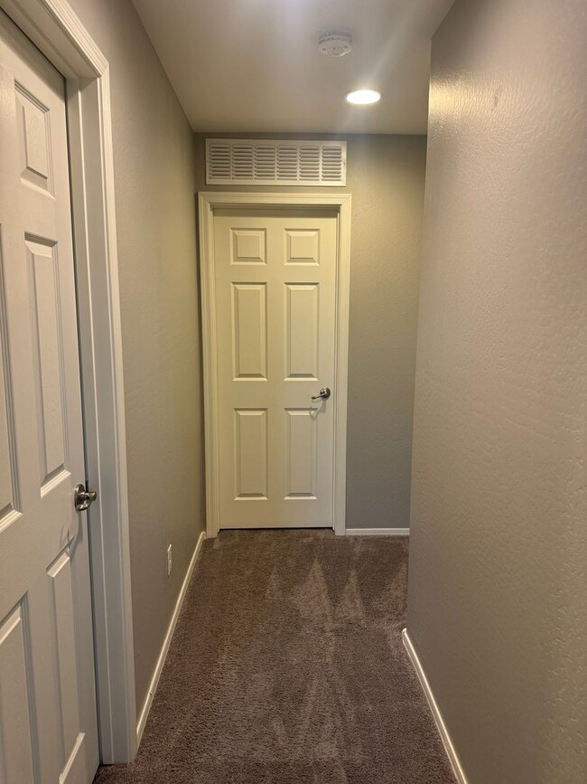 Building Photo - 16345 W Latham St