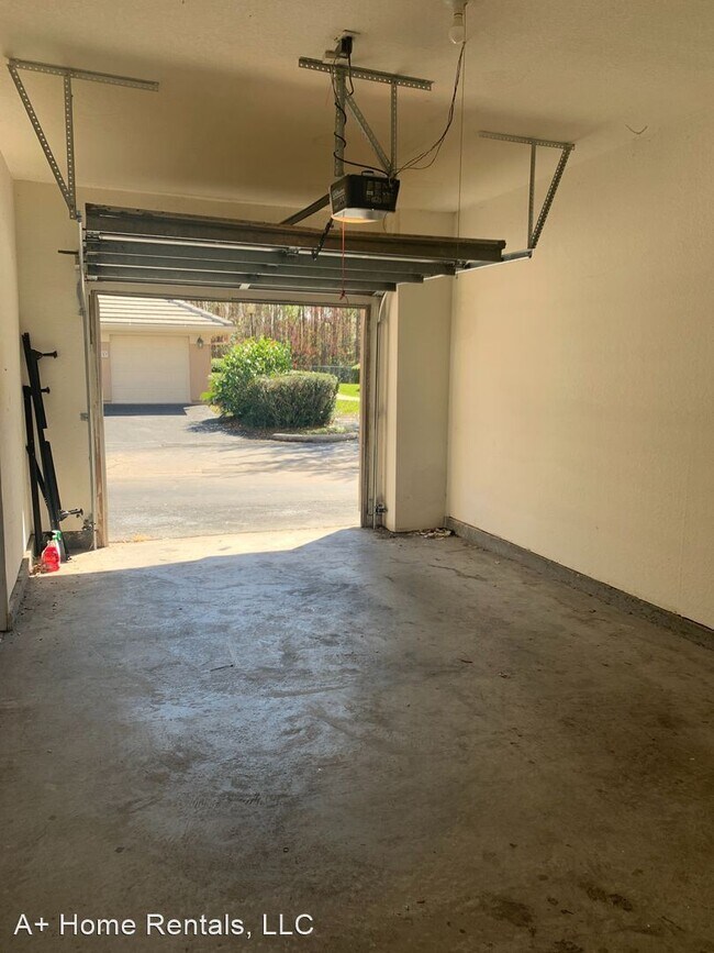 Building Photo - 14340 Fredricksburg Dr