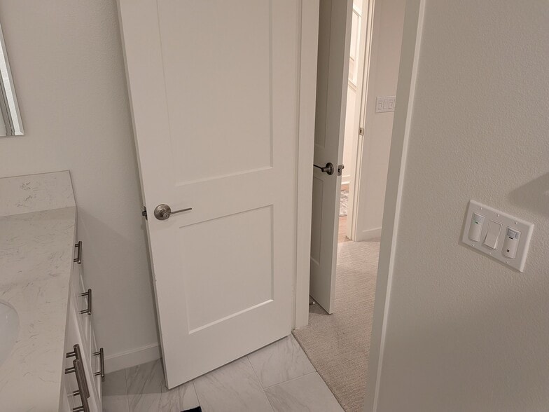 Building Photo - 2524 Elderberry Ln