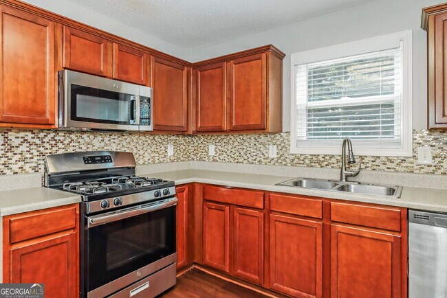 Building Photo - 218 Comet Ct