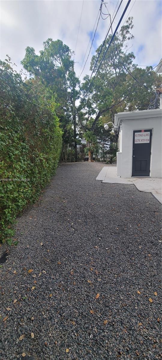 Building Photo - 2150 SW 26th St