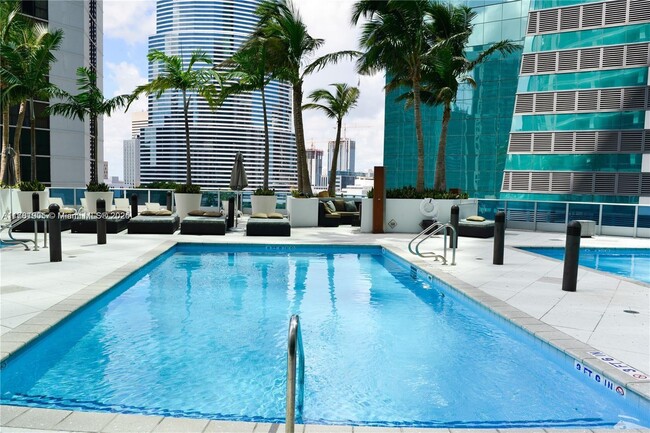 Building Photo - 200 Biscayne Blvd Way