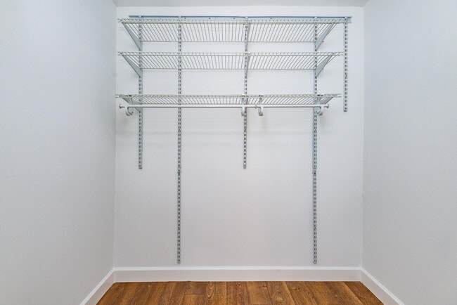 Building Photo - 121 SW 2nd Ave