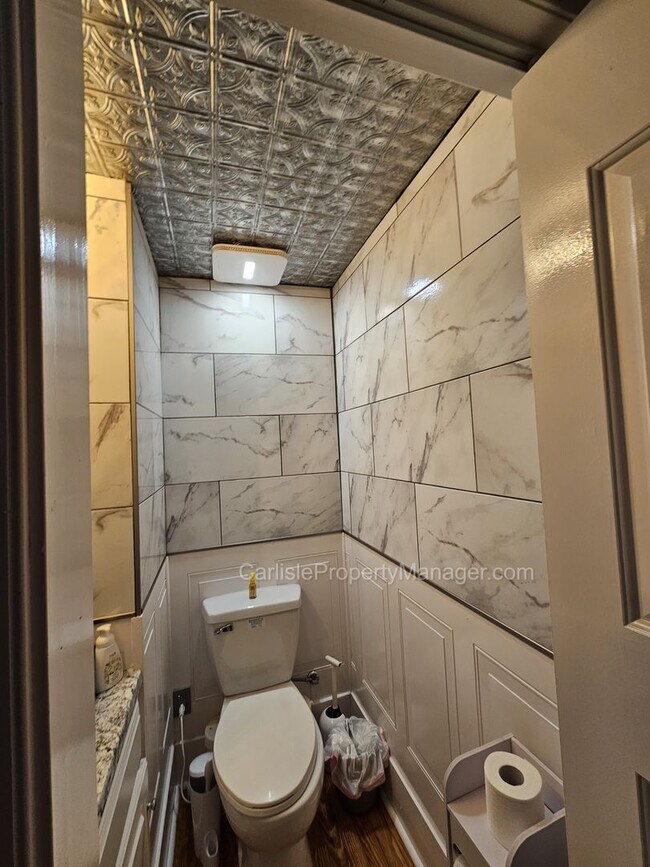 Building Photo - Fully Furnished Downtown Carlisle Townhouse with Fenced Yard and Off Street Parking