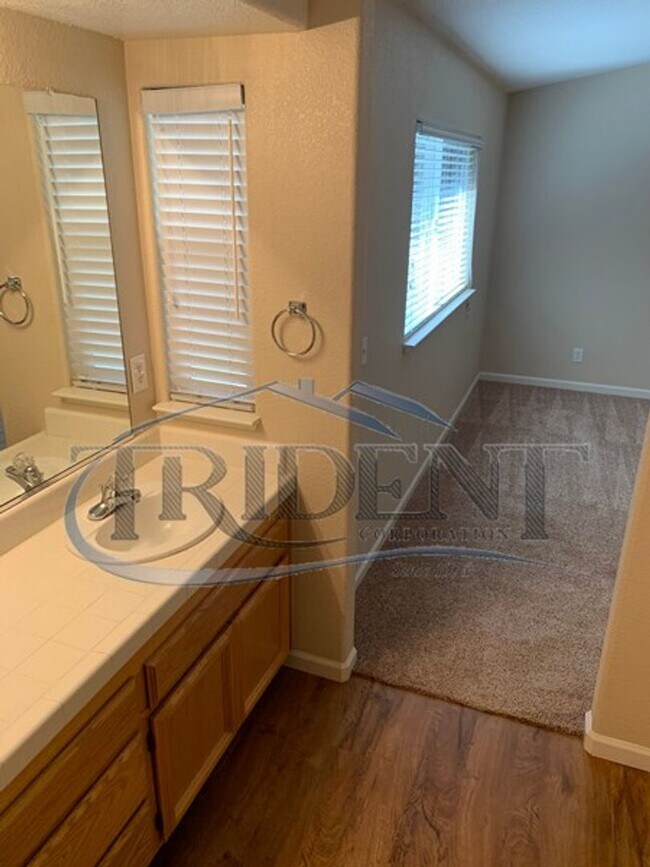 Building Photo - 2180 Gold River Dr